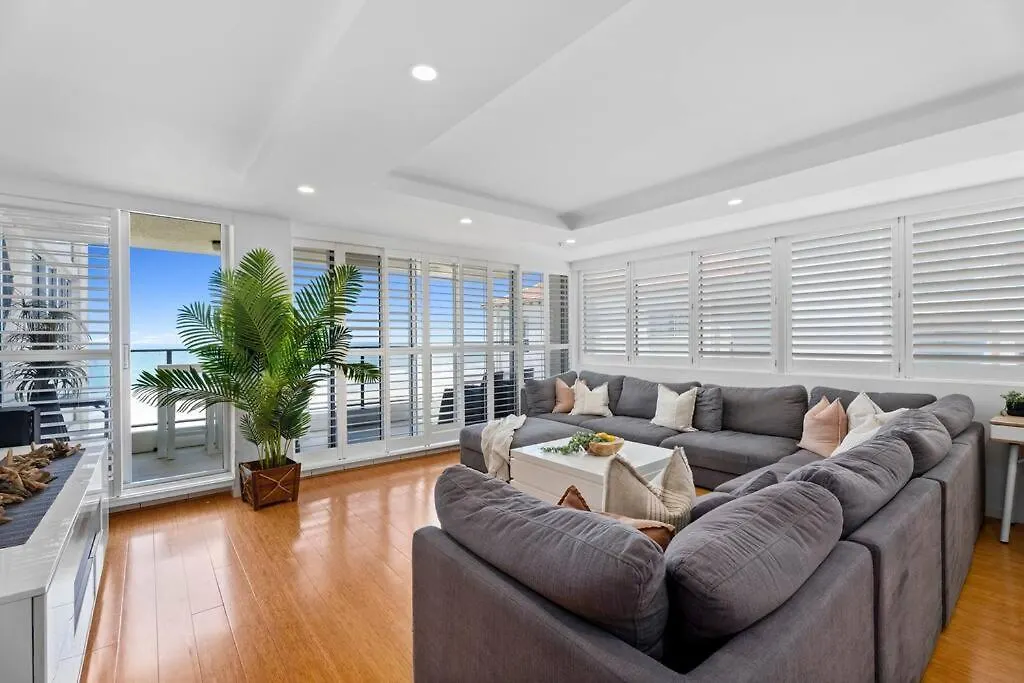 Absolute Beachfront Apartment 3B Pool Spa Gold Coast Australia