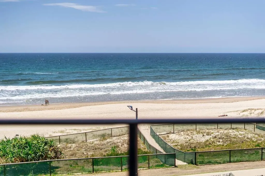Absolute Beachfront Apartment 3B Pool Spa Gold Coast