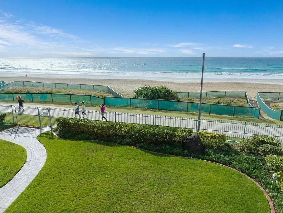 Absolute Beachfront Apartment 3B Pool Spa Gold Coast