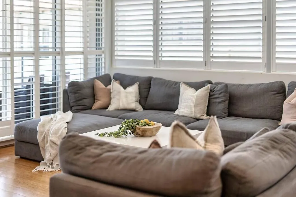 Absolute Beachfront Apartment 3B Pool Spa Gold Coast
